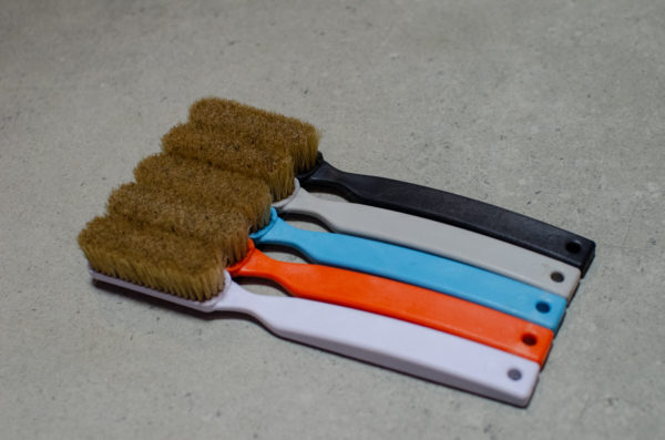 brush to clean climbing holds